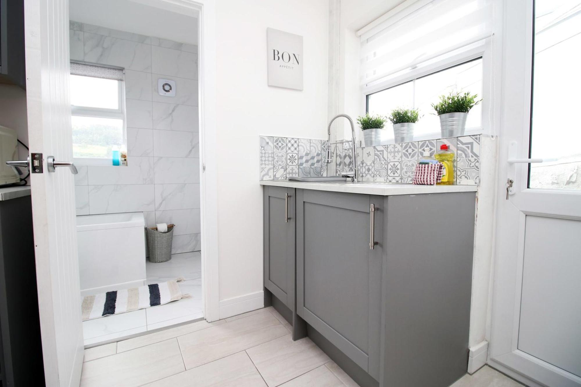 Prospect Cottage Fabulous Home In Stunning Rhondda Valley By Staystaycations Treorky Kültér fotó